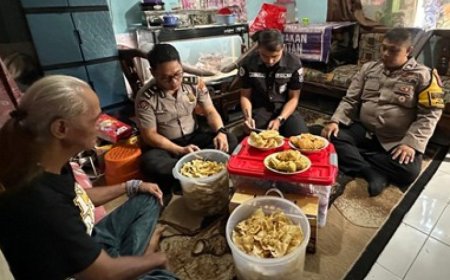 Pejabat Utama Polresta Malang Kota Serempak Sambang Wujudkan Komitmen Kepedulian Kepada Keluarga Korban Kanjuruhan