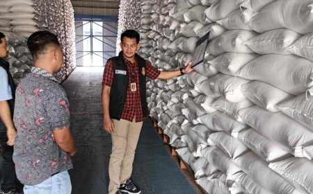 Satgas Pangan Polres Ngawi Cek Gudang Bulog Pastikan Stok Beras dan Jagung Aman