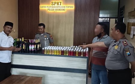 Polsek Brondong  Polres Lamongan Amankan Ratusan Botol Miras Ilegal