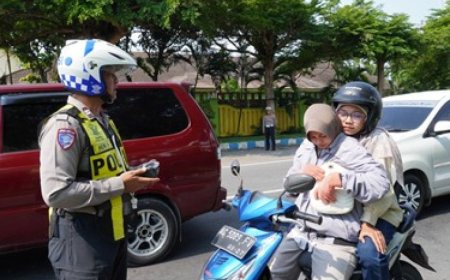 Tindak Pelanggaran Lalu Lintas, Satlantas Polres Kediri Operasikan ‘Etle Handheld’