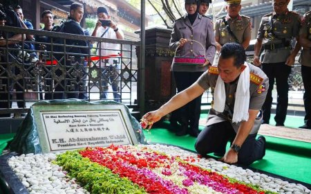 Kapolri Kenang Jejak Reformasi Gus Dur Melalui Ziarah di Tebuireng Jelang Hari Bhayangkara ke-80