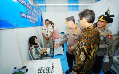 Hadiri Puncak Bakti Kesehatan, Kapolri: Berikan Pelayanan Terbaik ke Masyarakat dan Anggota