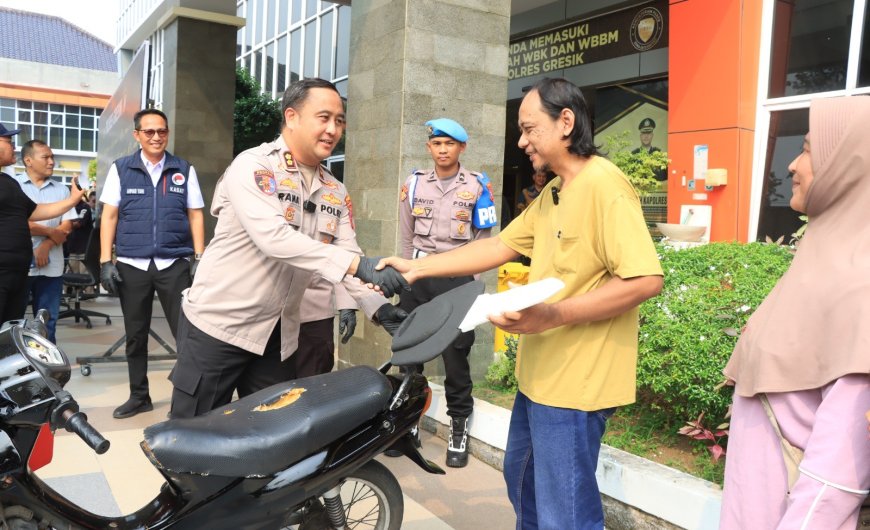 Polres Gresik Kembalikan 3 Motor Korban Curanmor dan Begal Tanpa Biaya