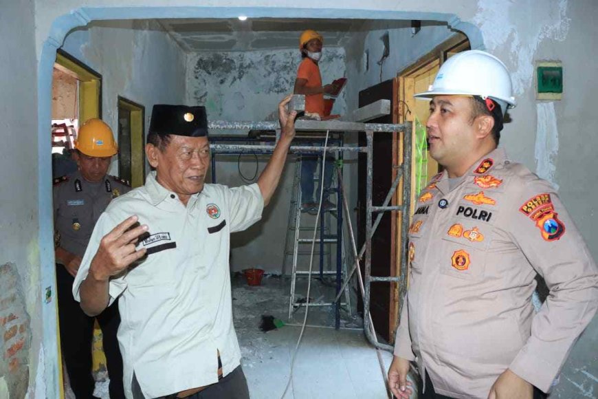 Polres Gresik Bedah Rumah Purnawirawan Polri di Driyorejo, Kado Hari Bhayangkara ke - 80