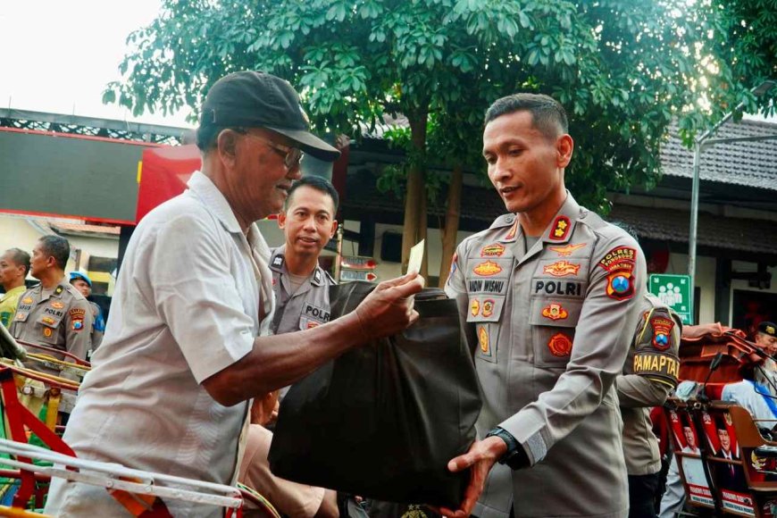 Hari Bhayangkara ke-80, Polres Ponorogo Salurkan Ratusan Paket Bansos Untuk Masyarakat