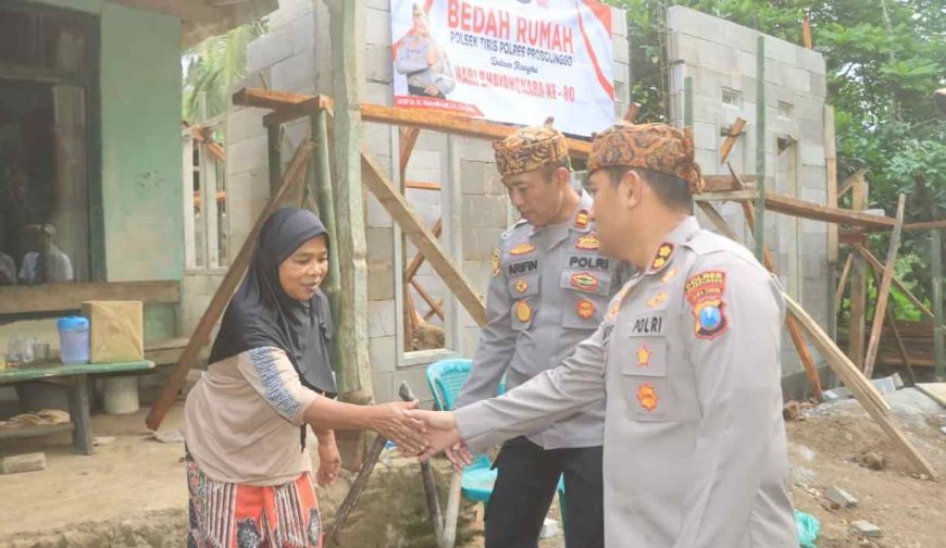 Hari Bhayangkara ke-80, Polres Probolinggo Turun ke Pelosok Desa Salurkan Bansos Bedah Rumah