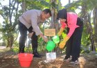 Peduli Lingkungan, Polres Probolinggo Tanam Puluhan Pohon Kado Hari Bhayangkara ke - 80