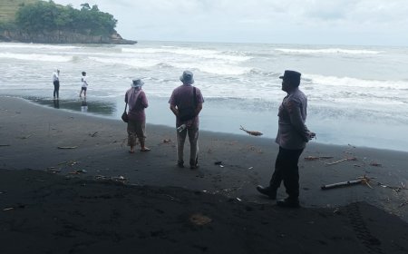 Layanan Pengamanan,  Polres Blitar Patroli Dialogis di Wisata Pantai Serang