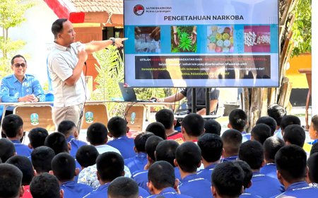 Satresnarkoba Polres Lamongan Edukasi Ratusan Pelajar SMAN 1 Ngimbang tentang Bahaya Narkoba