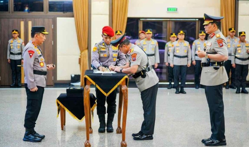 Kapolri Pimpin Pelantikan dan Sertijab Enam Kapolda Jajaran