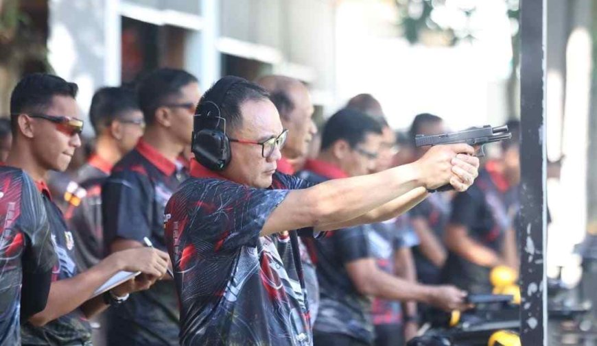 Buka Lomba Menembak Kapolda Jatim Cup 2026, Irjen Nanang Avianto Tekankan Profesionalisme Penggunaan Senjata Api