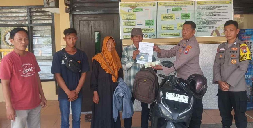 Polsek Kembangbahu Polres Lamongan  Serahkan Sepeda Motor Temuan kepada Keluarga Pemilik