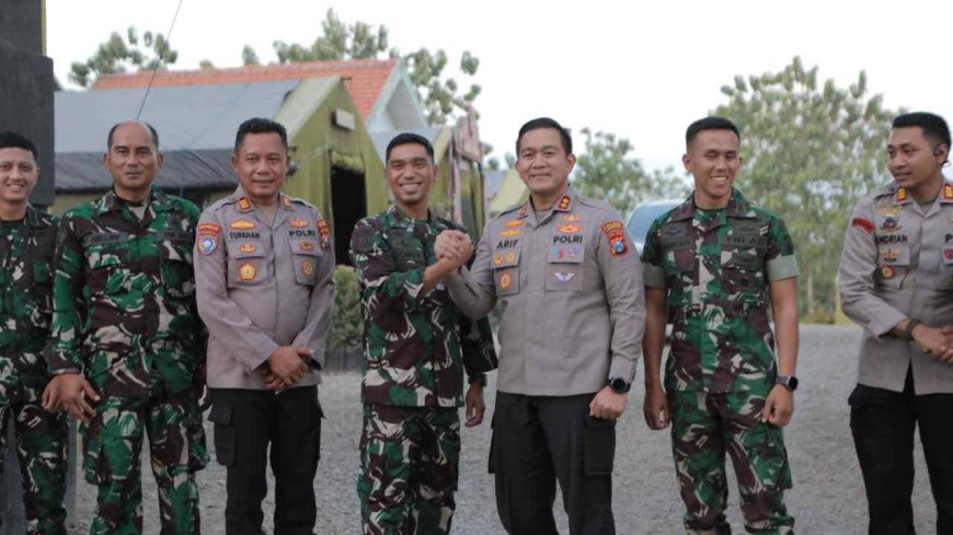 Kapolres Lamongan Perkuat Sinergitas TNI - Polri, Kunjungi Yonif TP 887/KJM dan Tinjau Lokasi TMMD