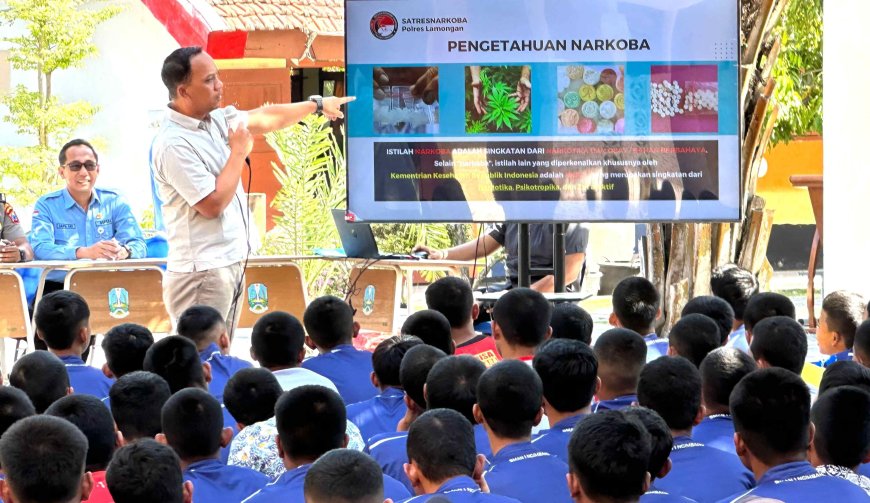 Satresnarkoba Polres Lamongan Edukasi Ratusan Pelajar SMAN 1 Ngimbang tentang Bahaya Narkoba