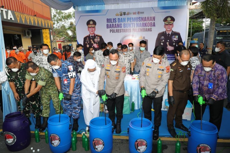 Kapolda Sumsel Pimpin Pemusnahan 19,4 Kg Sabu, Tegaskan Tidak Ada Ruang Bagi Narkoba di Sumatera Selatan