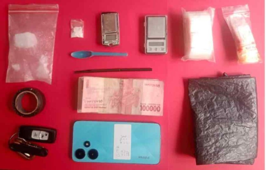 Satresnarkoba Polres Lamongan Ungkap Peredaran Sabu 19,85 Gram, Dua Pengedar Asal Grobogan Ditangkap