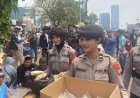 Senyum Ramah Polwan dan Sekotak Nasi Hangat untuk Pejuang Aspirasi di DPR