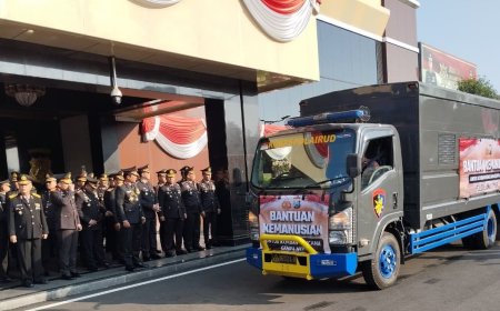 Kapolda Jatim Berangkatkan Bantuan Kemanusiaan Bencana Gampa  NTT