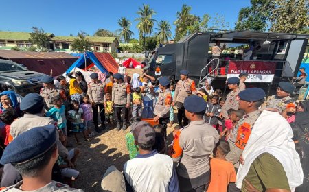 Pulihkan Semangat Pengungsi, Brimob Gelar Trauma Healing dan Pelayanan Kesehatan